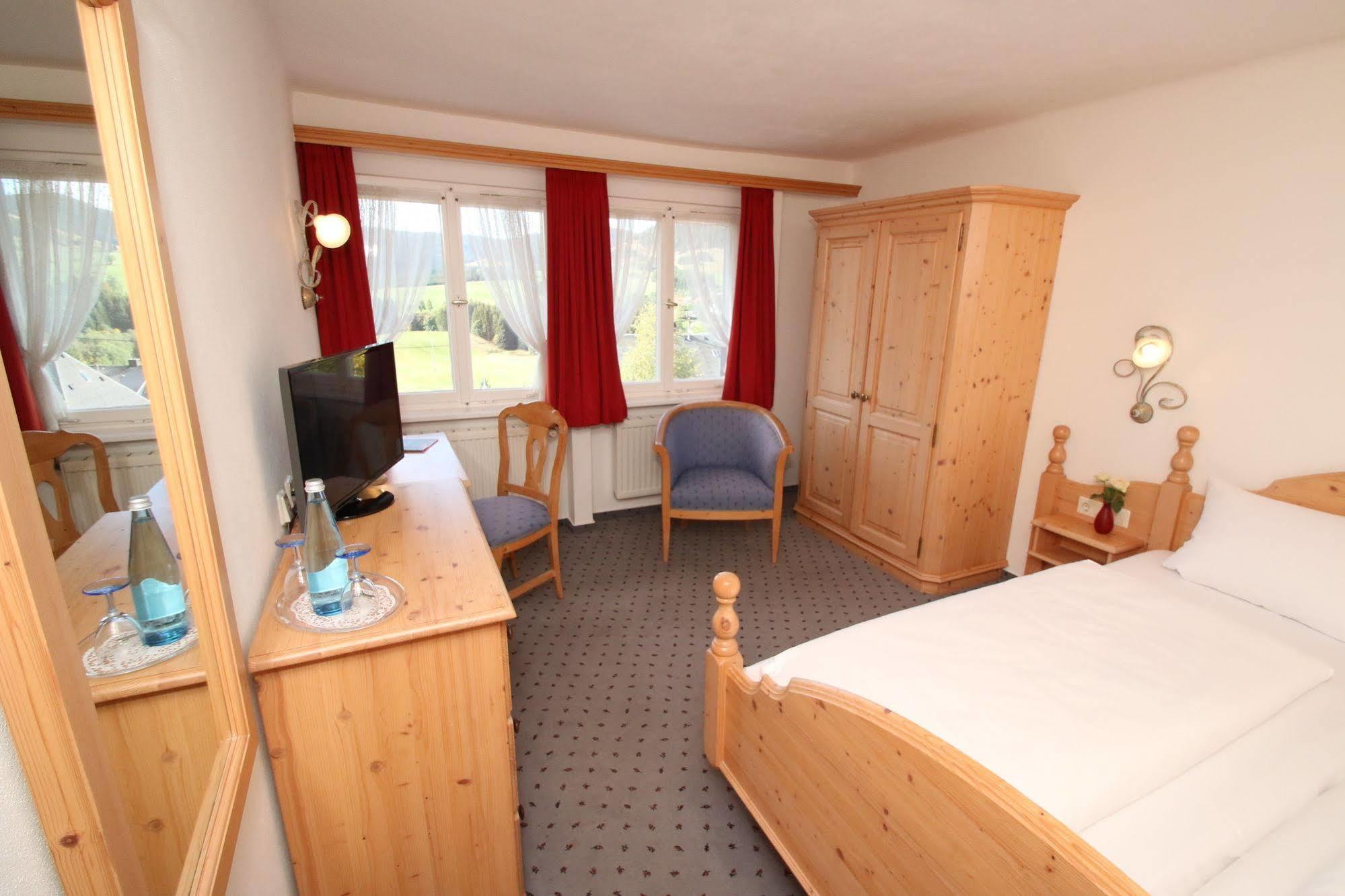 Hotel Landgasthof Adler Altenrond Kültér fotó